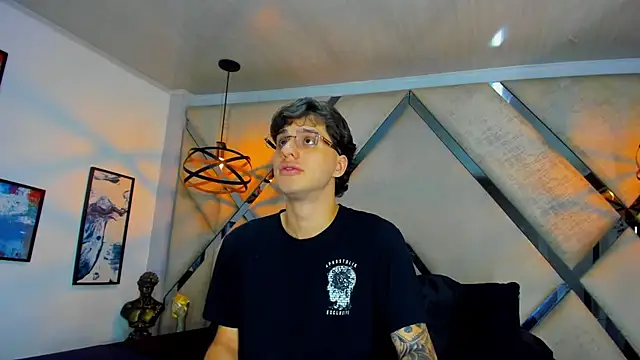 EXCLUSIVE8 online show from 04/02/26, 04:32