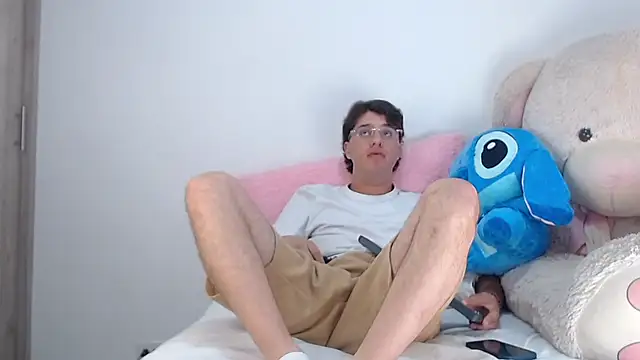 EXCLUSIVE8 online show from 05/20/26, 06:08