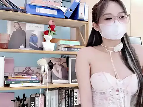RG Lenalyy online show from 06/18/26, 12:44