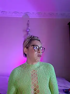 LunaBlaise online show from 04/09/26, 09:47