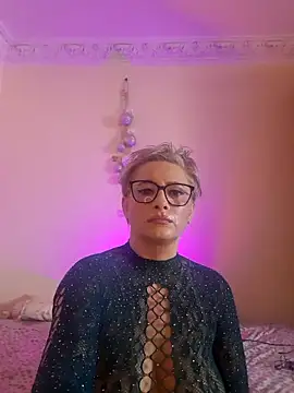LunaBlaise online show from 05/05/26, 07:38