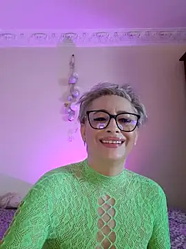 LunaBlaise online show from 05/06/26, 07:24