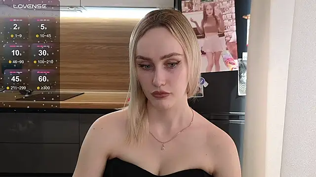 Snapshot of Bella_Villen chatting on 07/10/26, 08:18 Bella Villen online show from 07/10/26, 08:18