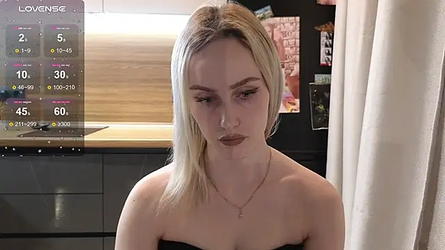 Snapshot of Bella_Villen chatting on 07/18/26, 05:17 Bella Villen online show from 07/18/26, 05:17