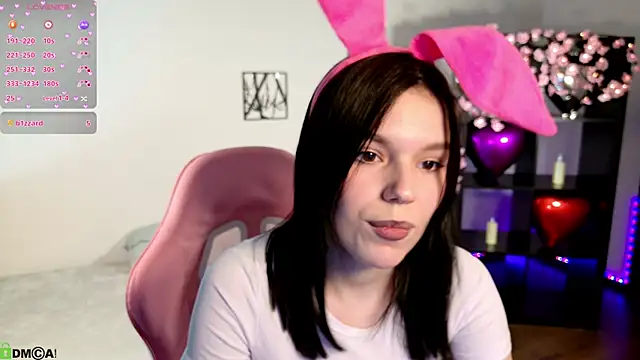 Snapshot of JanetCensley chatting on 04/04/26, 08:01 JanetCensley online show from 04/04/26, 08:01