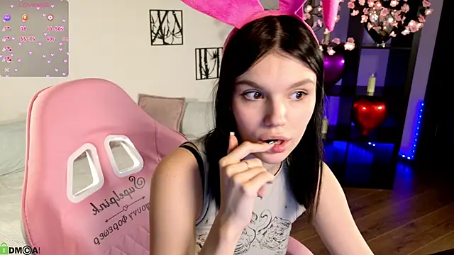 Snapshot of JanetCensley chatting on 04/06/26, 09:32 JanetCensley online show from 04/06/26, 09:32