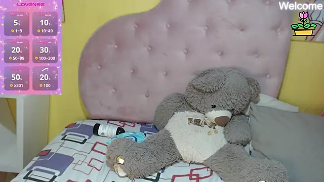 Sophiiee Gray online show from 04/11/26, 02:27