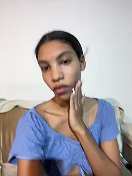 Snapshot of ginevere_20 chatting on 07/18/26, 07:50 ginevere 20 online show from 07/18/26, 07:50