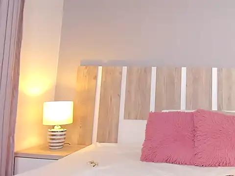 EmilySearss online show from 03/24/26, 07:30