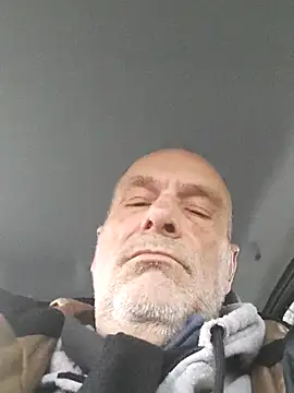 Snapshot of lui8181 chatting on 03/31/26, 05:57 lui8181 online show from 03/31/26, 05:57