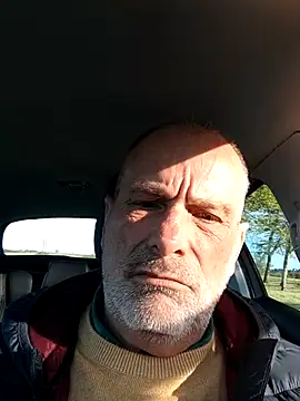 Snapshot of lui8181 chatting on 04/16/26, 05:14 lui8181 online show from 04/16/26, 05:14