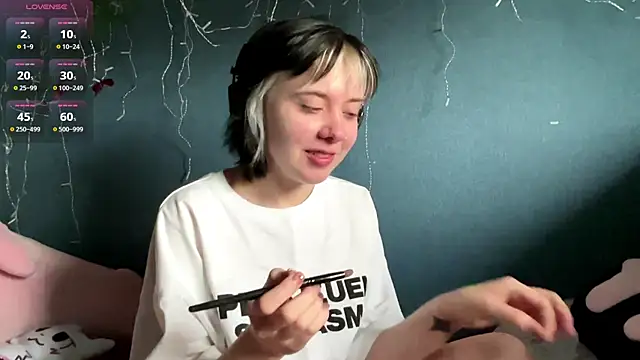 AueshaSimon online show from 04/26/26, 04:10