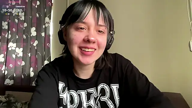 AueshaSimon online show from 06/03/26, 06:16