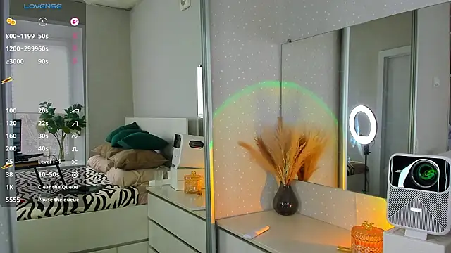 crowned goddess online show from 03/11/26, 02:06