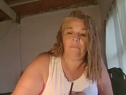 momismilf544 online show from 04/04/26, 08:28