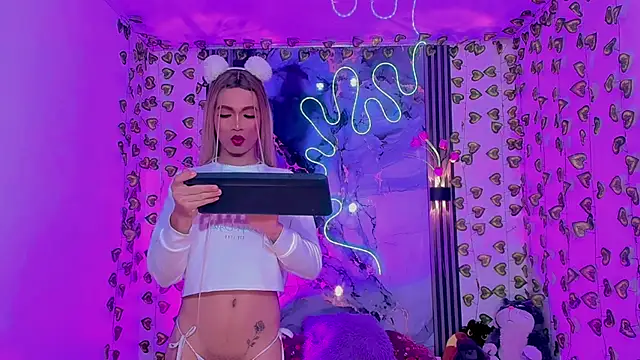 Roxy alexa online show from 07/15/26, 03:12