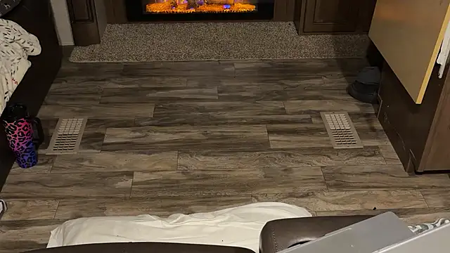 Snapshot of helovesanalbicouple chatting on 03/04/26, 11:27 helovesanalbicouple online show from 03/04/26, 11:27