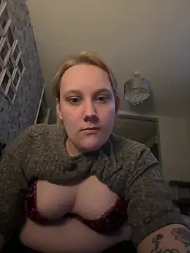 Snapshot of SassieBlondie chatting on 02/27/26, 09:48 SassieBlondie online show from 02/27/26, 09:48