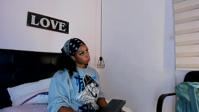 KatallelaMurillo online show from 06/10/26, 12:15
