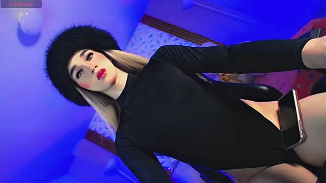 Snapshot of Sophiaa_doll_ chatting on 05/07/26, 04:51 Sophiaa doll online show from 05/07/26, 04:51