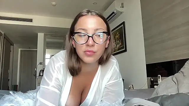 Kit kata online show from 03/27/26, 02:28