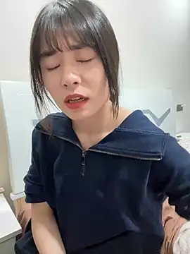 Snapshot of Approve005 chatting on 04/15/26, 04:14 Approve005 online show from 04/15/26, 04:14