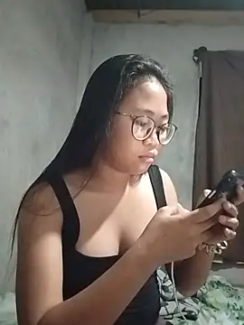 Snapshot of angelpinay44 chatting on 06/30/26, 03:02 angelpinay44 online show from 06/30/26, 03:02