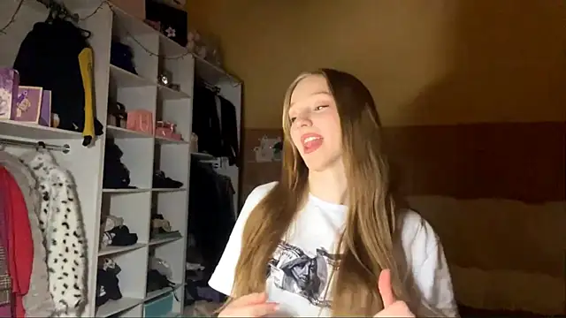 Anika Socutehe online show from 02/28/26, 06:09