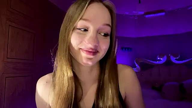 Anika Socutehe online show from 03/04/26, 04:24