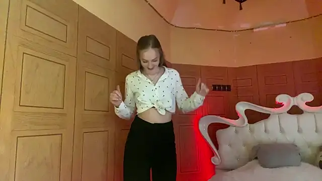 Anika Socutehe online show from 03/05/26, 12:12