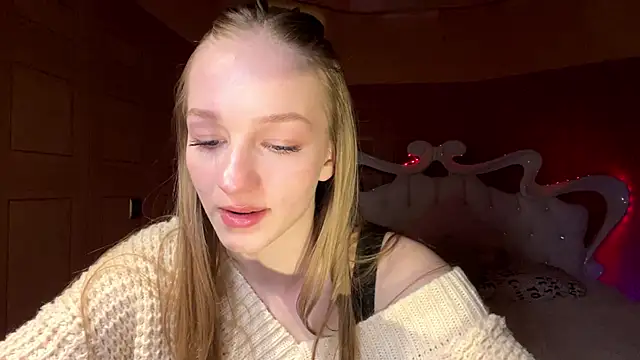 Anika Socutehe online show from 03/13/26, 04:13