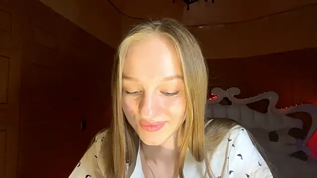 Anika Socutehe online show from 04/13/26, 11:21