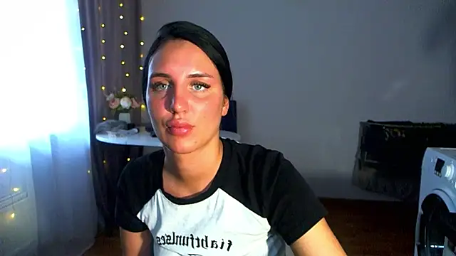 imvika online show from 04/15/26, 09:16