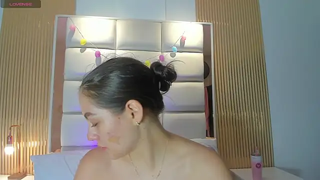 Megaan Rousee online show from 04/13/26, 11:37