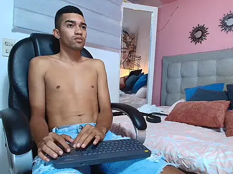 Snapshot of mauricio_smiith chatting on 02/28/26, 02:45 mauricio smiith online show from 02/28/26, 02:45