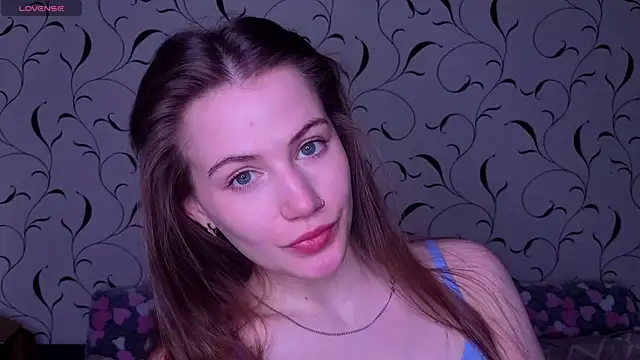 Snapshot of Luxwyverna chatting on 04/10/26, 07:51 Luxwyverna online show from 04/10/26, 07:51