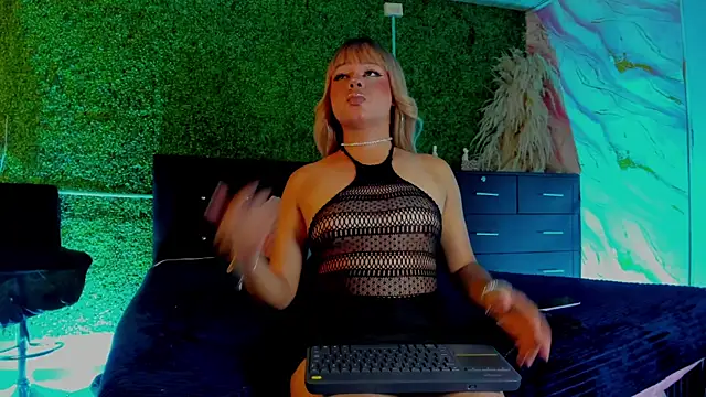 Snapshot of valery_delux chatting on 03/02/26, 01:40 valery delux online show from 03/02/26, 01:40