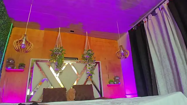 valery delux online show from 03/04/26, 01:28