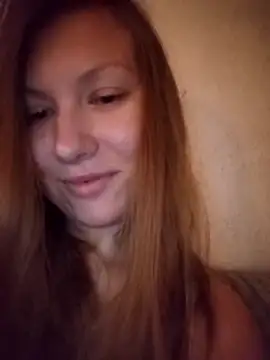 Snapshot of August_Shine chatting on 04/09/26, 06:13 August Shine online show from 04/09/26, 06:13