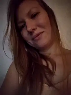 Snapshot of August_Shine chatting on 04/10/26, 06:56 August Shine online show from 04/10/26, 06:56