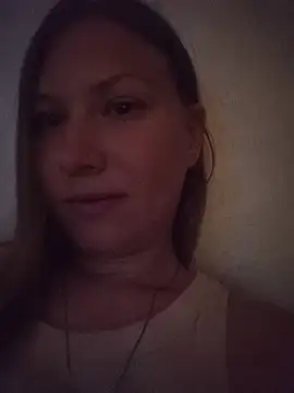 August Shine online show from 05/20/26, 06:14