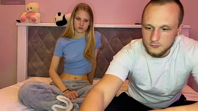 lion and kittyy online show from 04/09/26, 04:12