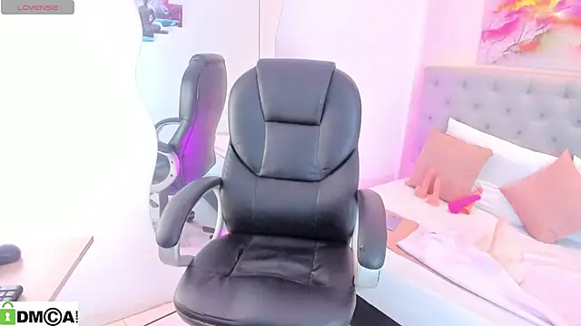 naomy jordan online show from 04/12/26, 08:58