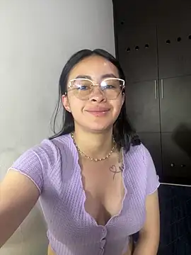 Anni Rose online show from 04/15/26, 09:38