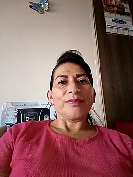 Lucia Rios online show from 03/17/26, 10:57