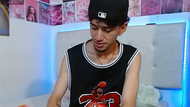 Snapshot of golden_raiden_12 chatting on 03/25/26, 02:23 golden raiden 12 online show from 03/25/26, 02:23