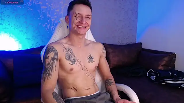 DIEGO JONES online show from 04/17/26, 01:58