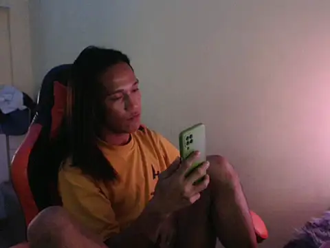 ashelyxyn69xx online show from 04/05/26, 05:37