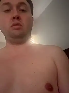 Snapshot of phxbttmboy0933 chatting on 02/28/26, 08:32 phxbttmboy0933 online show from 02/28/26, 08:32