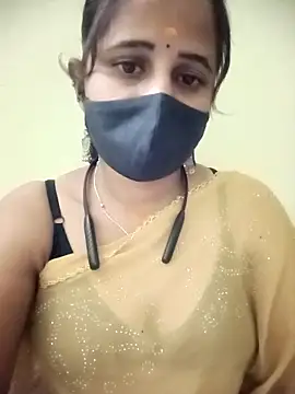 Snapshot of Tamil_Rani- chatting on 04/28/26, 11:43 Tamil Rani- online show from 04/28/26, 11:43